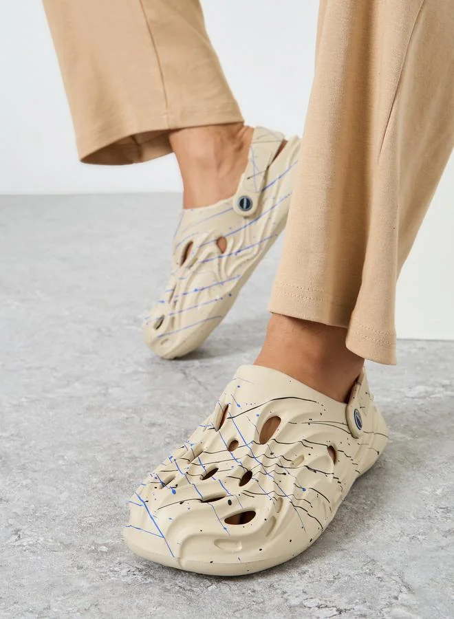 ستايلي كلوغز بطبعة منحوتة وسهل الارتداء